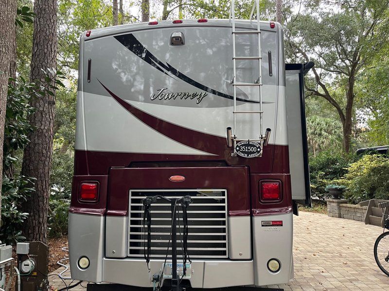 Photo 1 - 2009 Winnebago Class A Motorhome rental photo 4