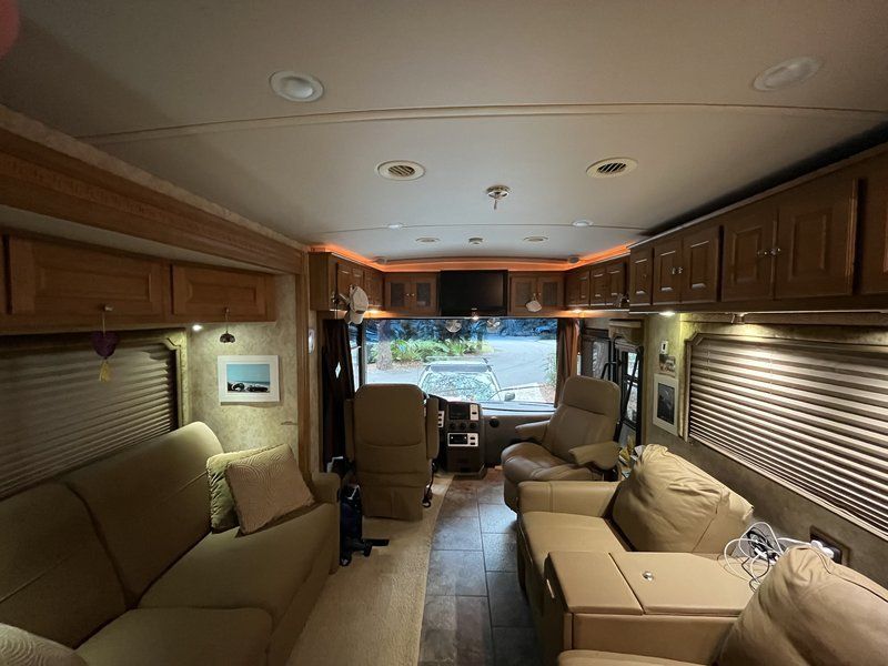 Photo 1 - 2009 Winnebago Class A Motorhome rental photo 10
