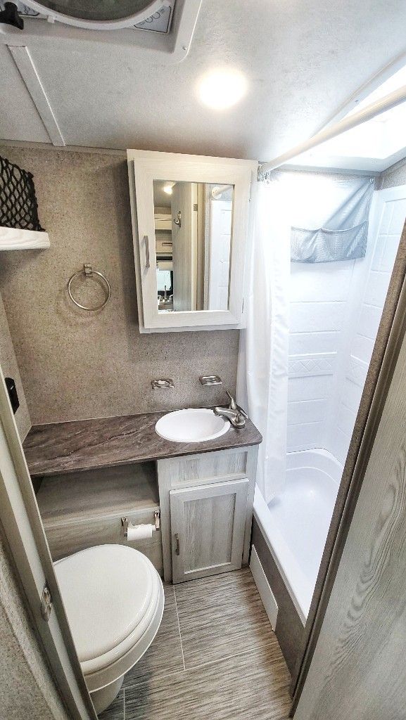 Photo 2 - 2019 Flagstaff Travel Trailer rental photo 4
