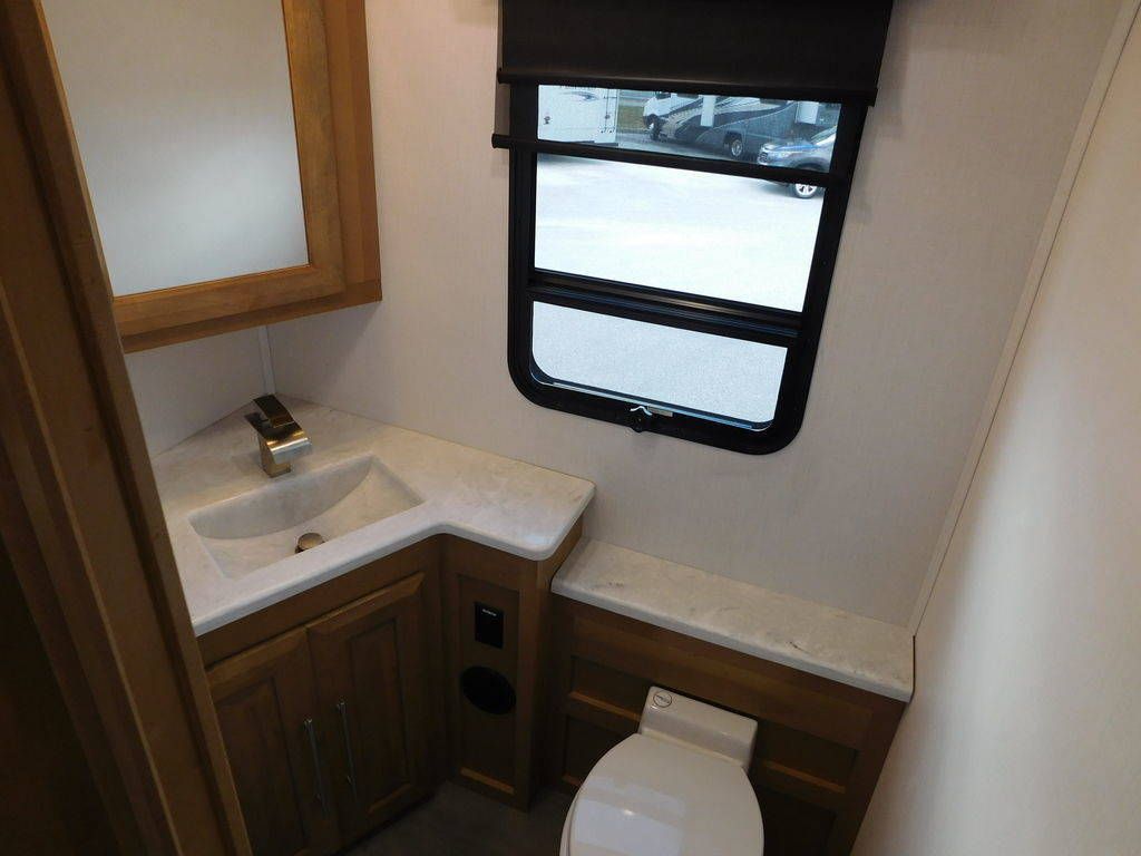 Photo 2 - 2018 Coachmen Class C Motorhome rental photo 7