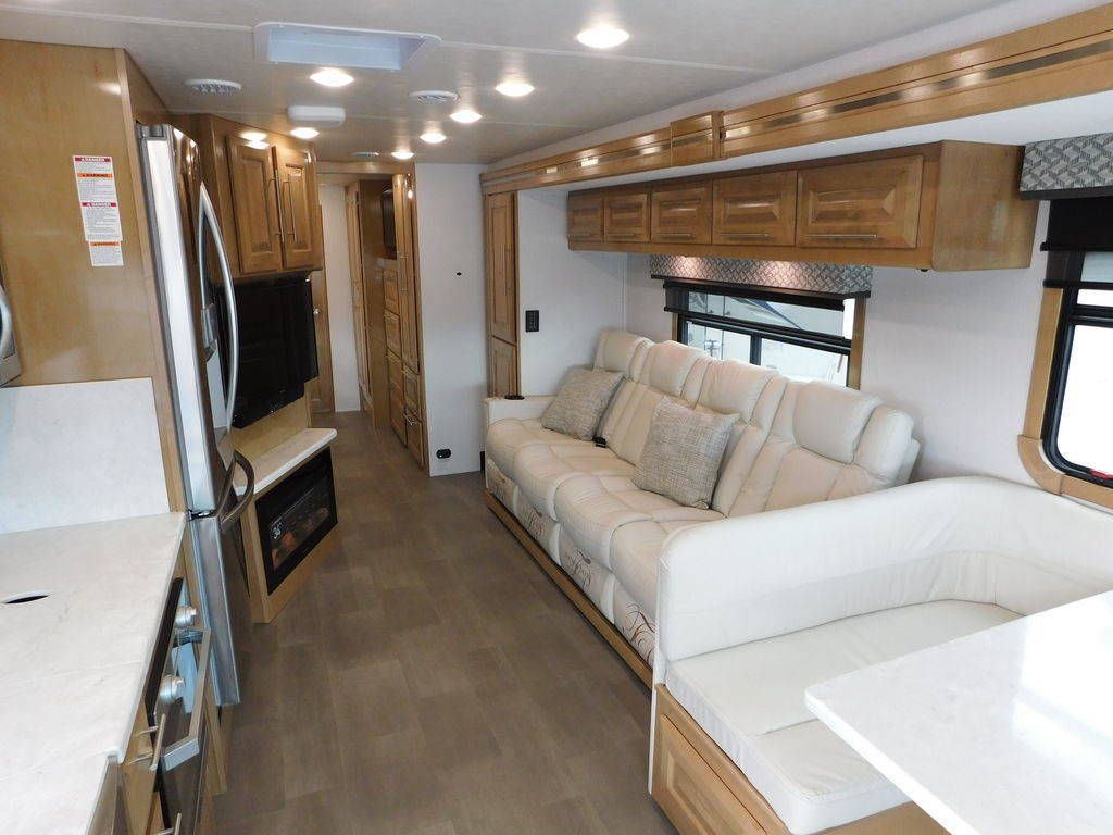 Photo 3 - 2018 Coachmen Class C Motorhome rental photo 12