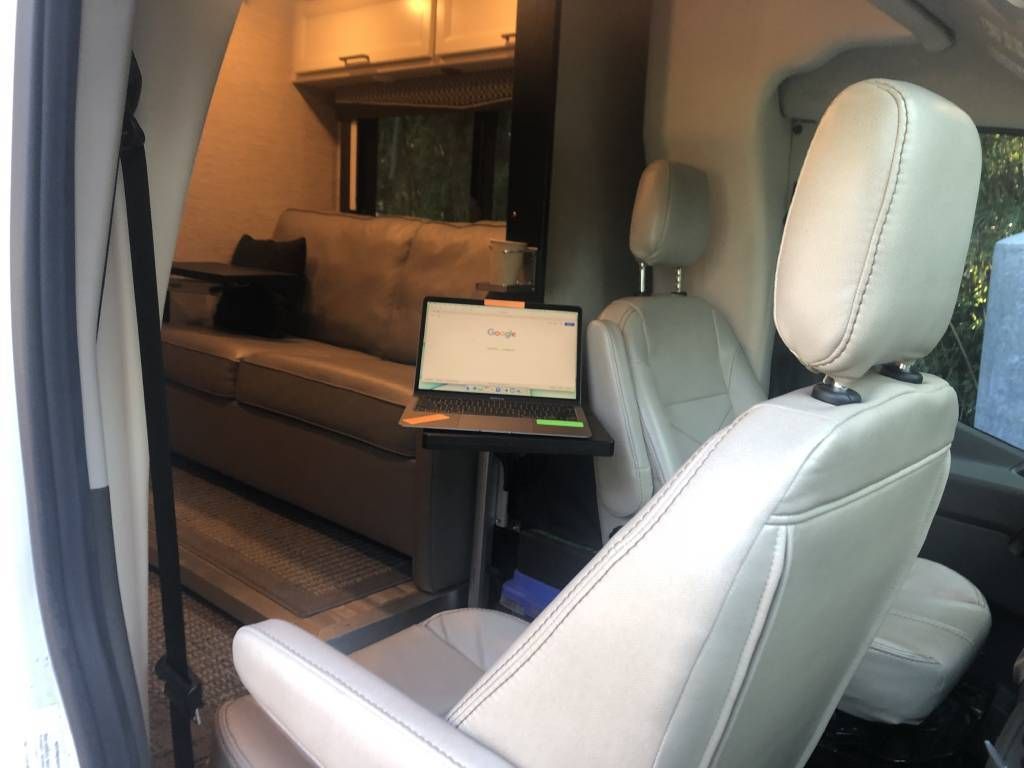 Photo 3 - 2019 Thor Motor Coach Class C Motorhome rental photo 8