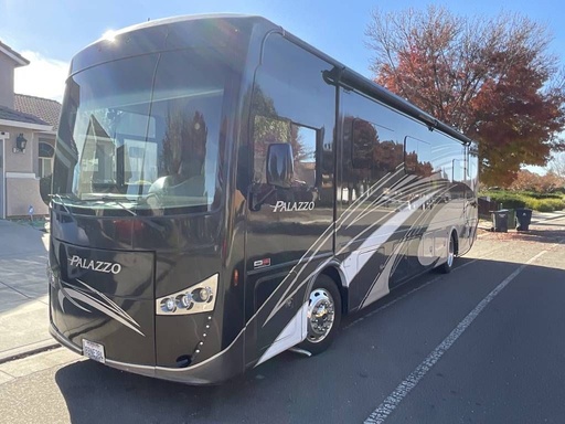 2017 Thor Motor Coach PALAZZO 36.1 Class A Motorhome for rent in North Fort Myers, FL