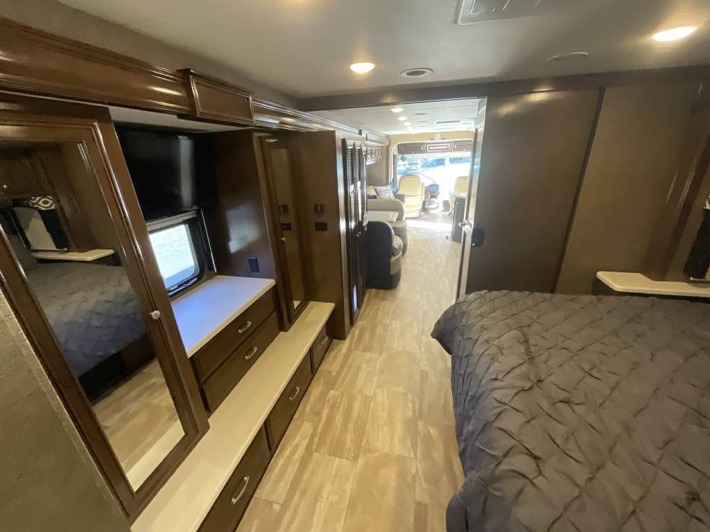Photo 0 - 2017 Thor Motor Coach Class A Motorhome rental photo 4