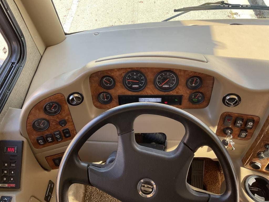 Photo 3 - 2017 Thor Motor Coach Class A Motorhome rental photo 34