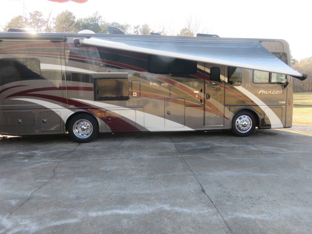 Photo 1 - 2019 Thor Motor Coach Class A Motorhome rental photo 11