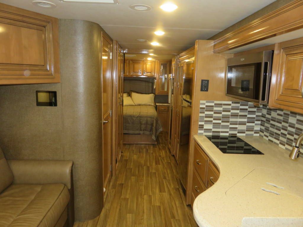 Photo 2 - 2019 Thor Motor Coach Class A Motorhome rental photo 20