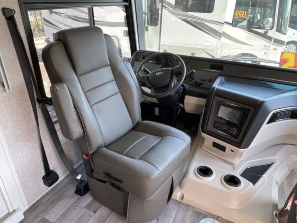 Photo 2 - 2021 Jayco Class A Motorhome rental photo 16