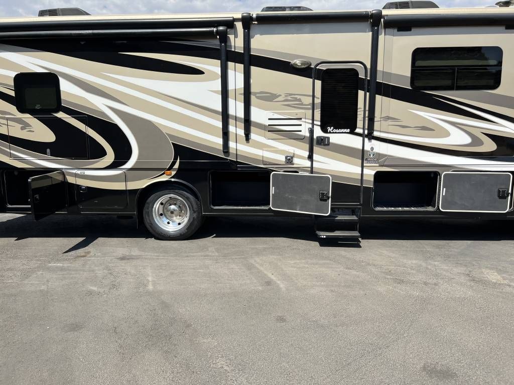 Photo 1 - 2018 Jayco Class A Motorhome rental photo 5