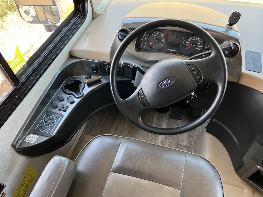 Photo 1 - 2018 Jayco Class A Motorhome rental photo 6