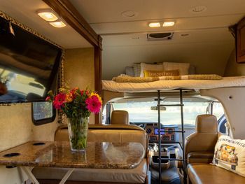 Photo 0 - 2016 Four Winds Class C Motorhome rental photo 5