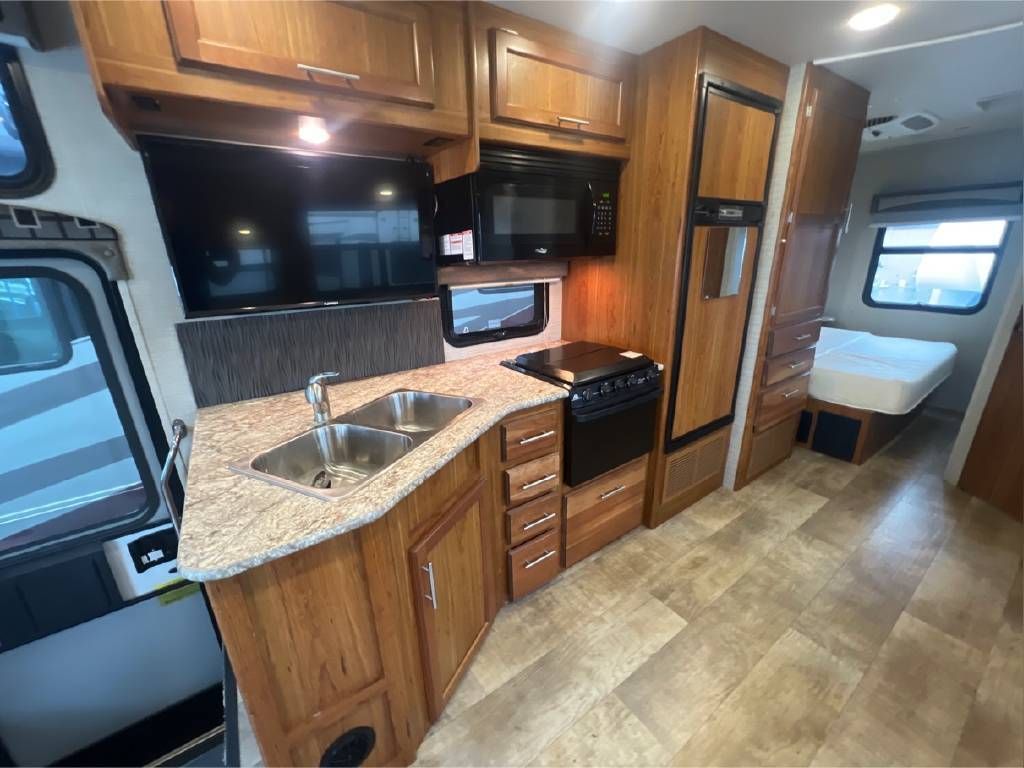 Photo 2 - 2017 Jayco Class A Motorhome rental photo 5