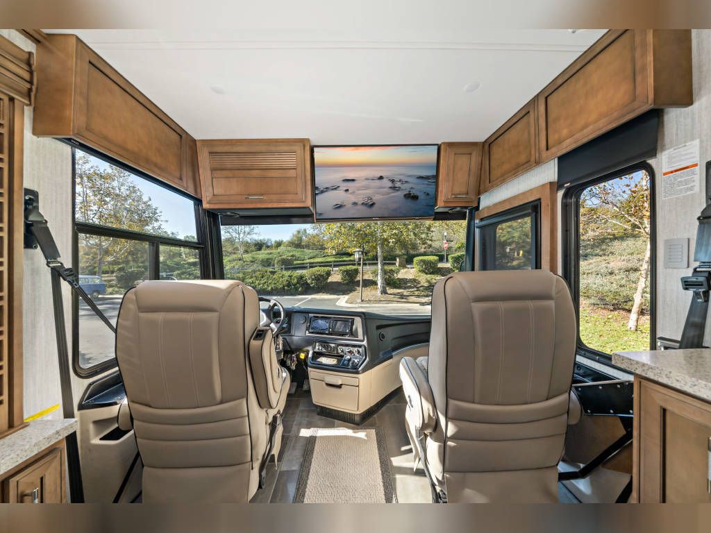 Photo 2 - 2020 Newmar Class A Motorhome rental photo 5