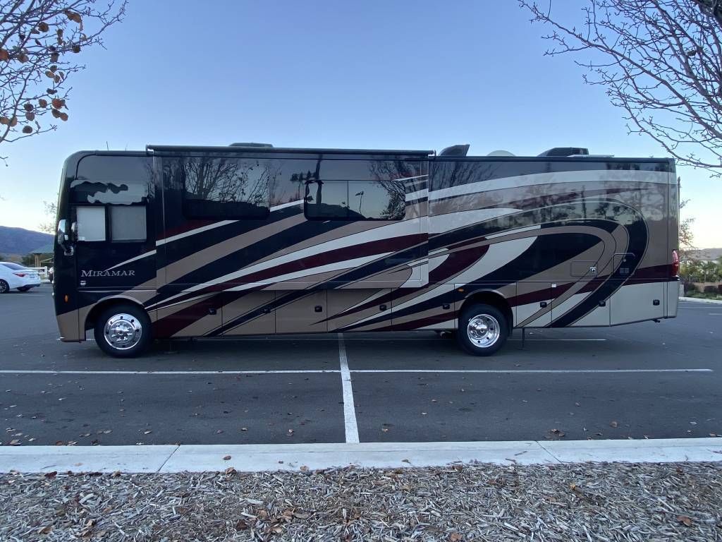Photo 2 - 2019 Thor Motor Coach Class A Motorhome rental photo 7