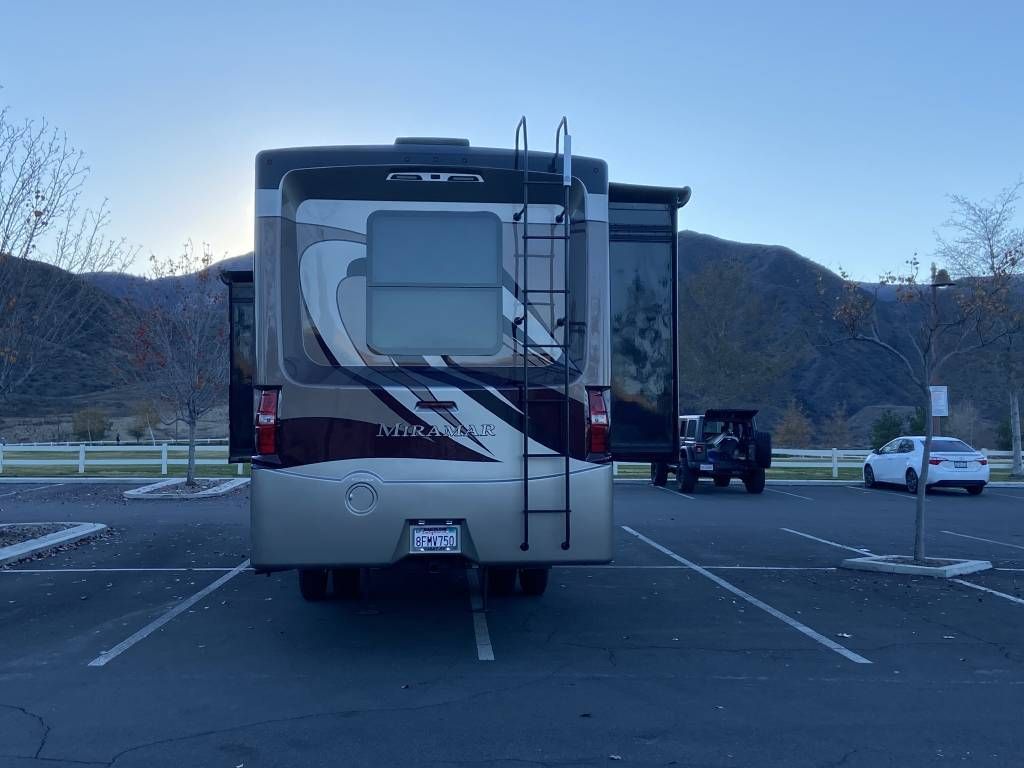 Photo 3 - 2019 Thor Motor Coach Class A Motorhome rental photo 12
