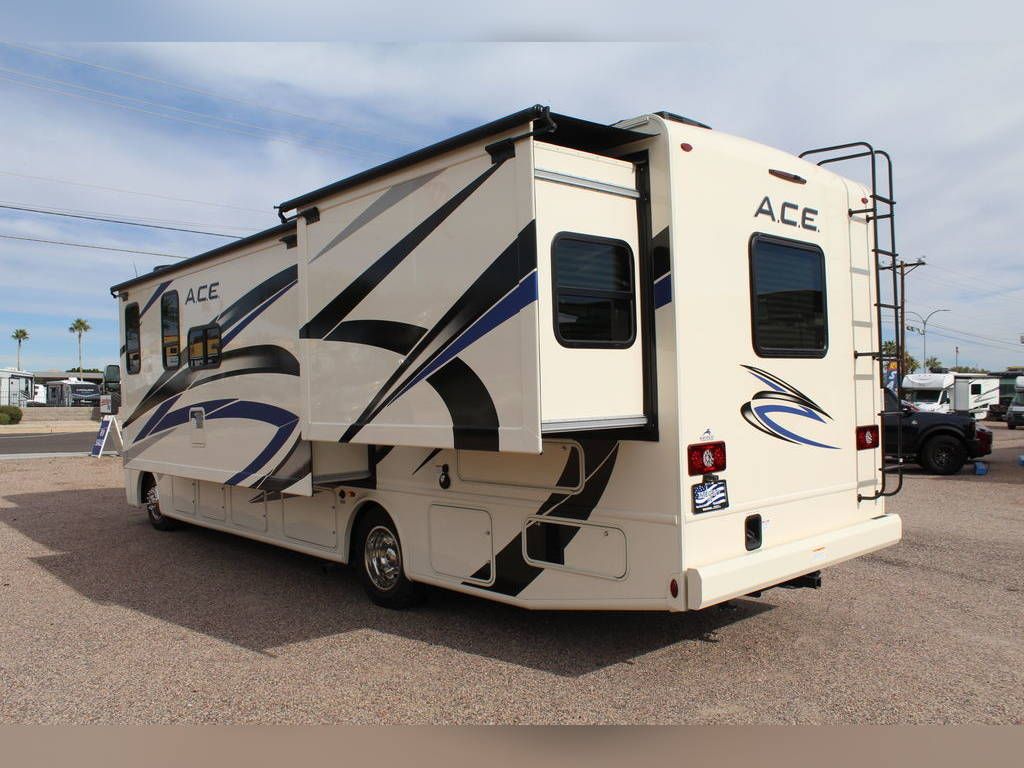 Photo 1 - 2021 Thor Motor Coach Class A Motorhome rental photo 5