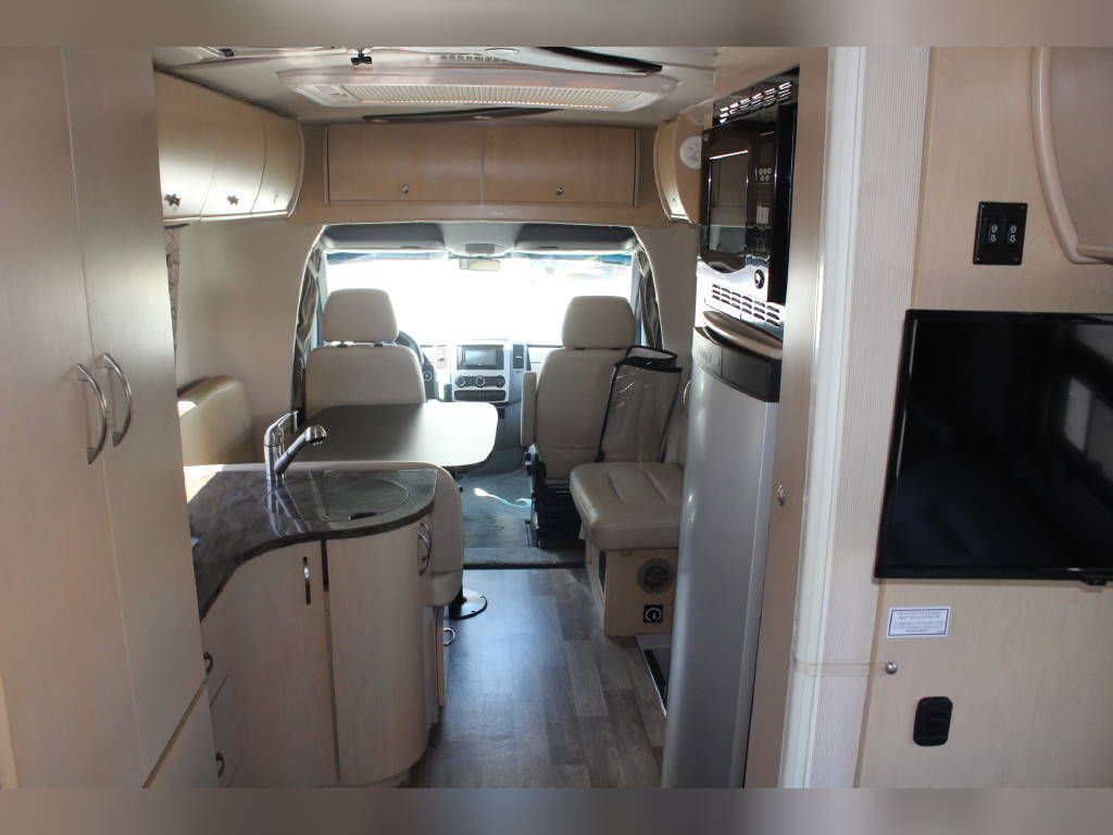 Photo 5 - 2013 Leisure Travel Class C Motorhome rental photo 13