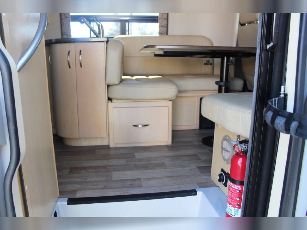 Photo 5 - 2013 Leisure Travel Class C Motorhome rental photo 17