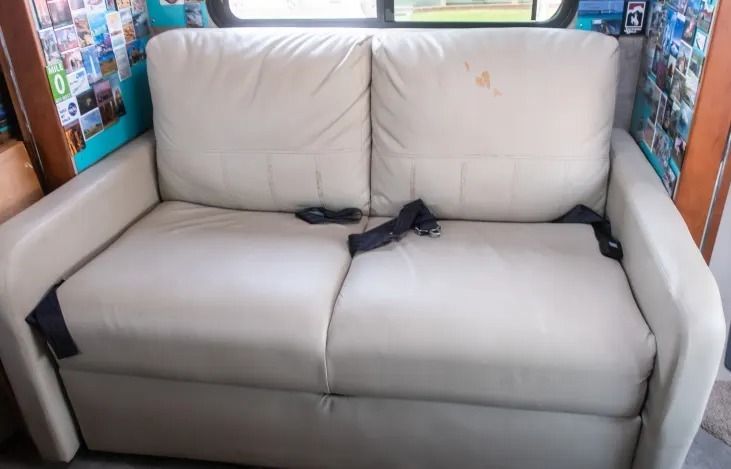 Photo 3 - 2015 Winnebago Class C Motorhome rental photo 8