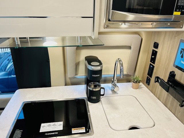 Photo 4 - 2023 Thor Class B Motorhome rental photo 7