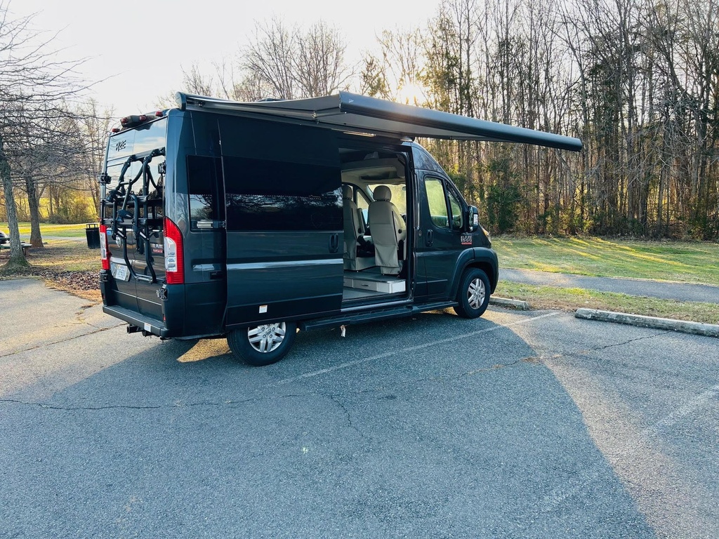Photo 5 - 2023 Thor Class B Motorhome rental photo 8