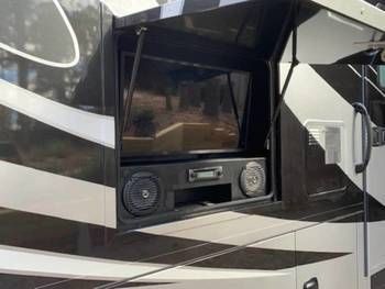 Photo 1 - 2018 Renegade Class C Motorhome rental photo 4