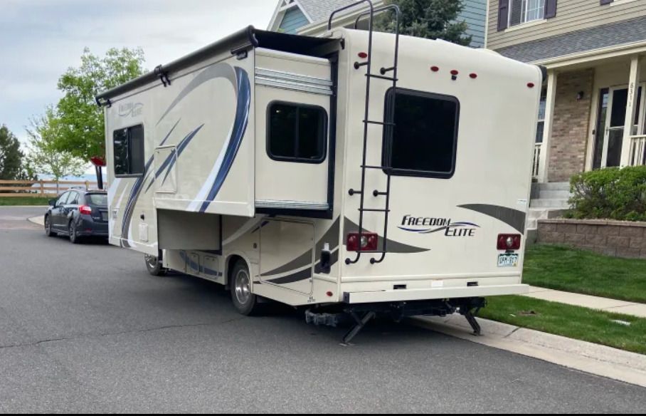 Photo 3 - 2018 Thor Motor Coach Class C Motorhome rental photo 8