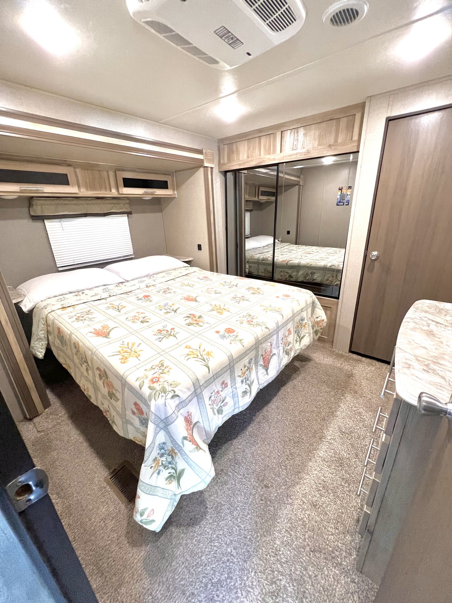Photo 17 - 2021 Coachmen Travel Trailer rental photo 17