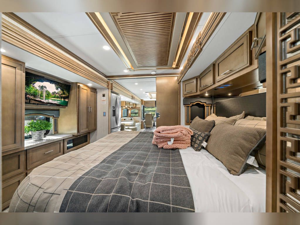 Photo 5 - 2021 Coachmen Class A Motorhome rental photo 14
