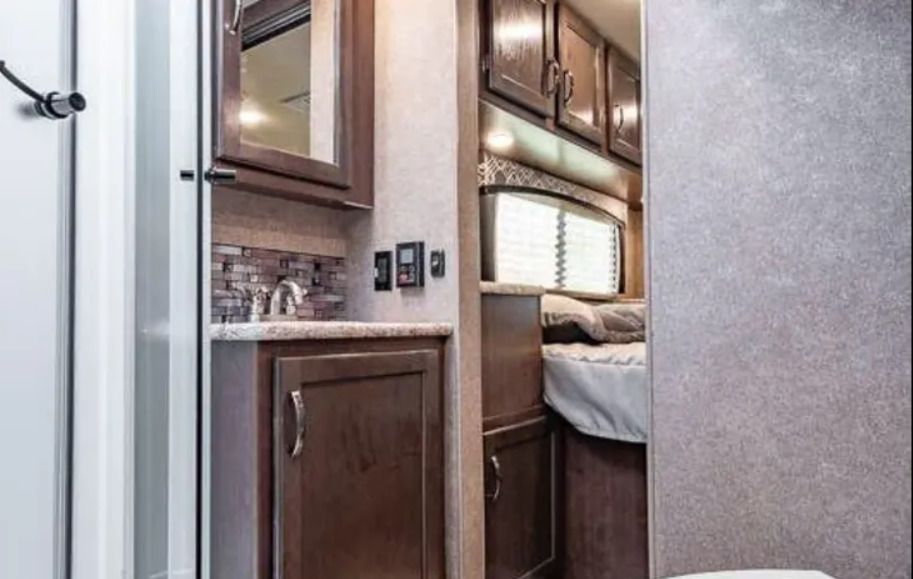 Photo 0 - 2020 Thor Motor Coach Class C Motorhome rental photo 6