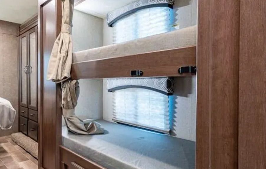 Photo 2 - 2020 Thor Motor Coach Class C Motorhome rental photo 8