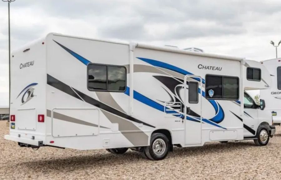 Photo 0 - 2022 Thor Motor Coach Class C Motorhome rental photo 2