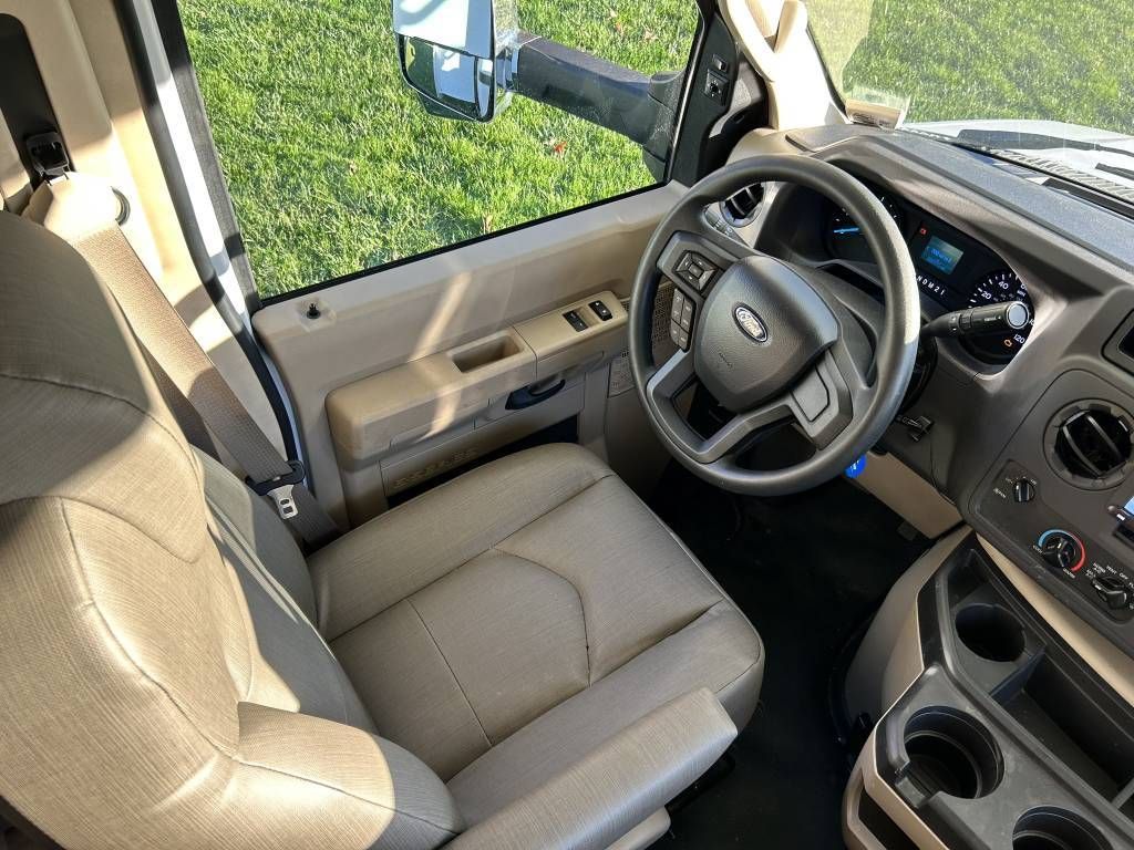 Photo 4 - 2022 Jayco Class C Motorhome rental photo 9