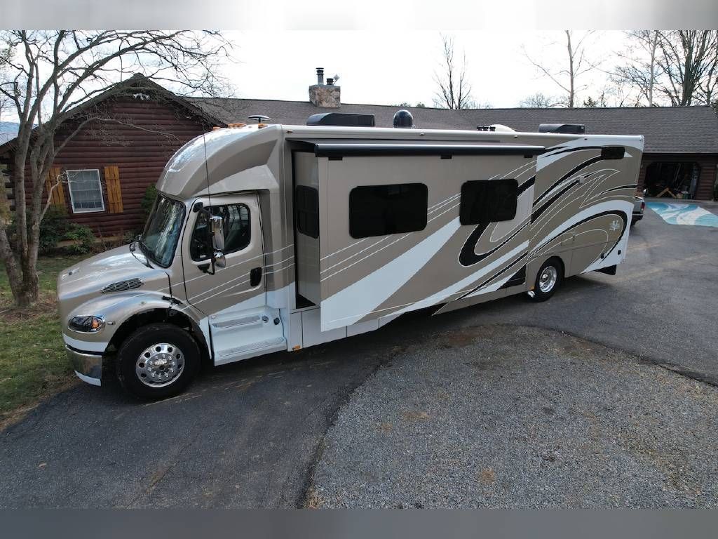 Photo 1 - 2018 Renegade Class C Motorhome rental photo 3