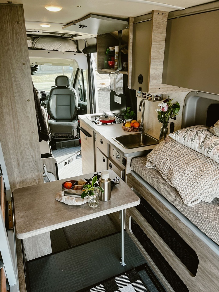 Photo 16 - 2023 Winnebago Class B Motorhome rental photo 18