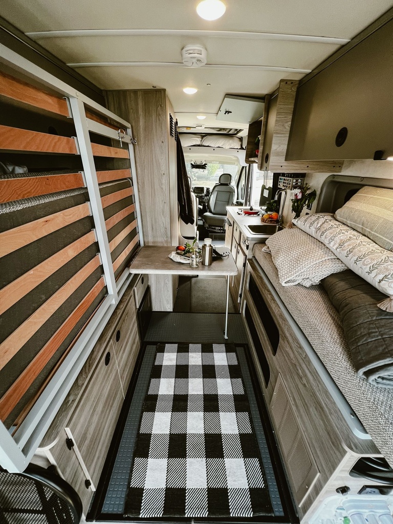 Photo 17 - 2023 Winnebago Class B Motorhome rental photo 19