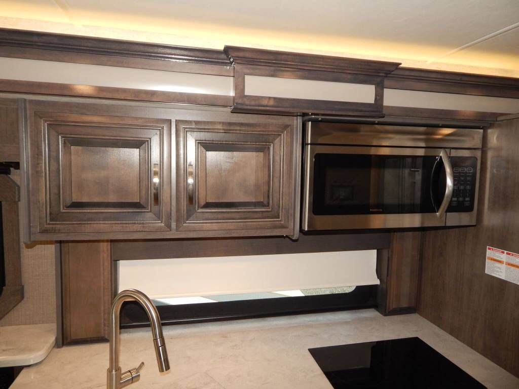 Photo 3 - 2020 Winnebago Class C Motorhome rental photo 6