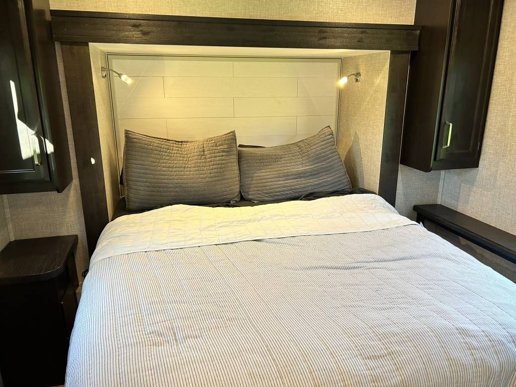 Photo 3 - 2020 Winnebago Class C Motorhome rental photo 12