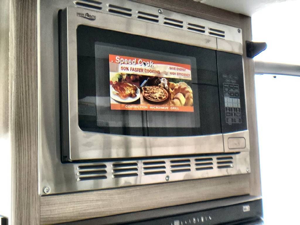 Photo 1 - 2021 Thor Motor Coach Class C Motorhome rental photo 7