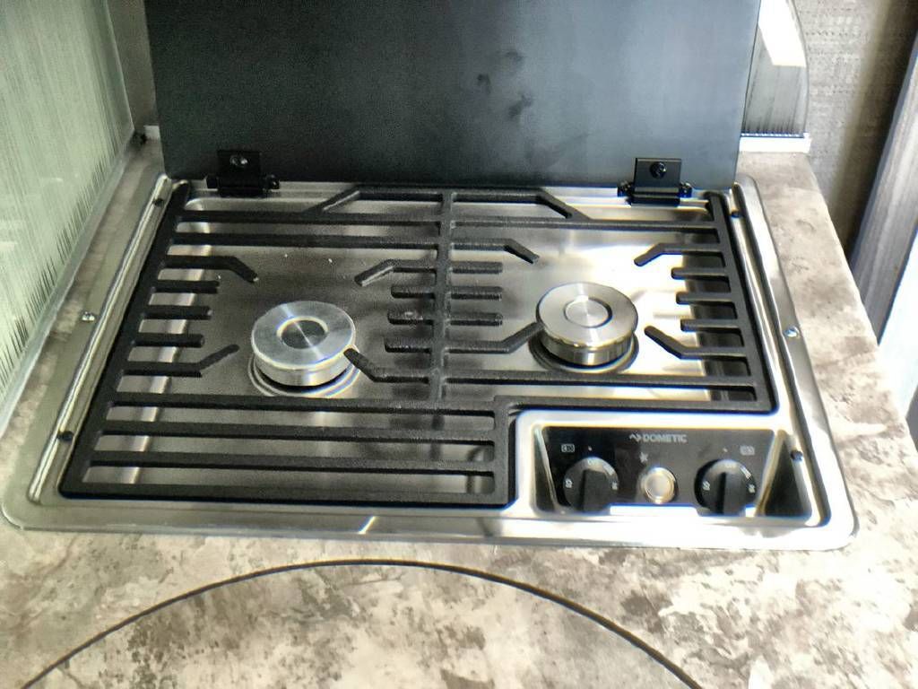 Photo 2 - 2021 Thor Motor Coach Class C Motorhome rental photo 11