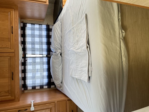 2009 Four Winds Majestic Class C Motorhome for rent in Calimesa, CA