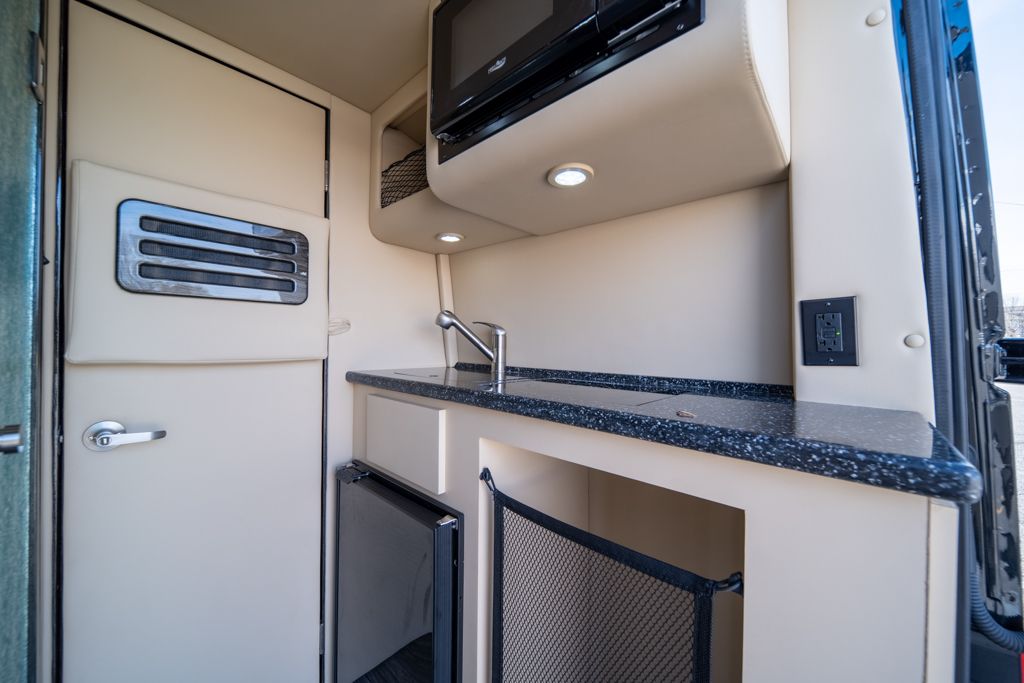 Photo 11 - 2022 Mercedes-Benz Class B Motorhome rental photo 17