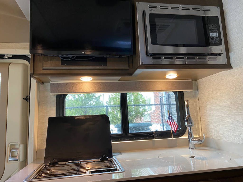 Photo 1 - 2021 Tiffin Motorhomes Class C Motorhome rental photo 8