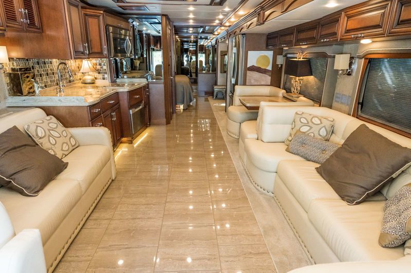 Photo 3 - 2019 Newmar Class A Motorhome rental photo 11