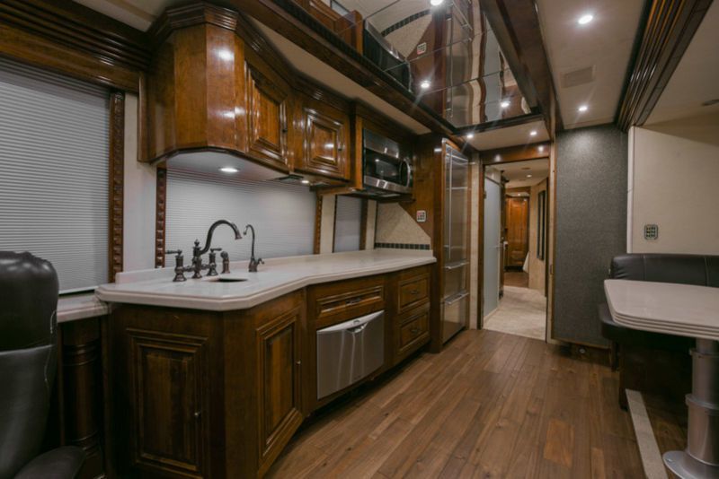 Photo 1 - 2019 Newmar Class A Motorhome rental photo 14