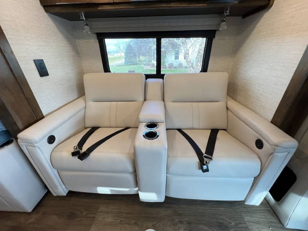 Photo 1 - 2020 Tiffin Motorhomes Class C Motorhome rental photo 9