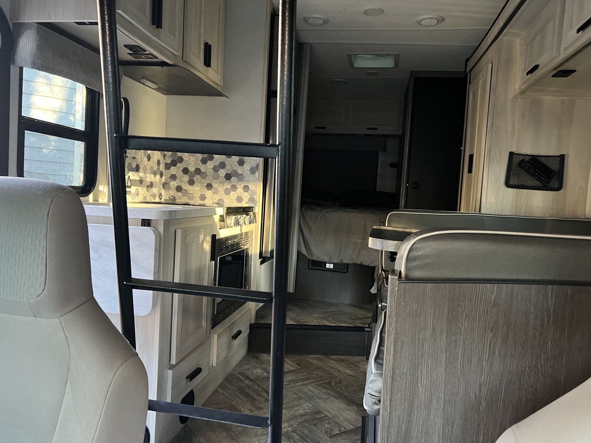 Photo 6 - 2022 Forest River Class C Motorhome rental photo 13