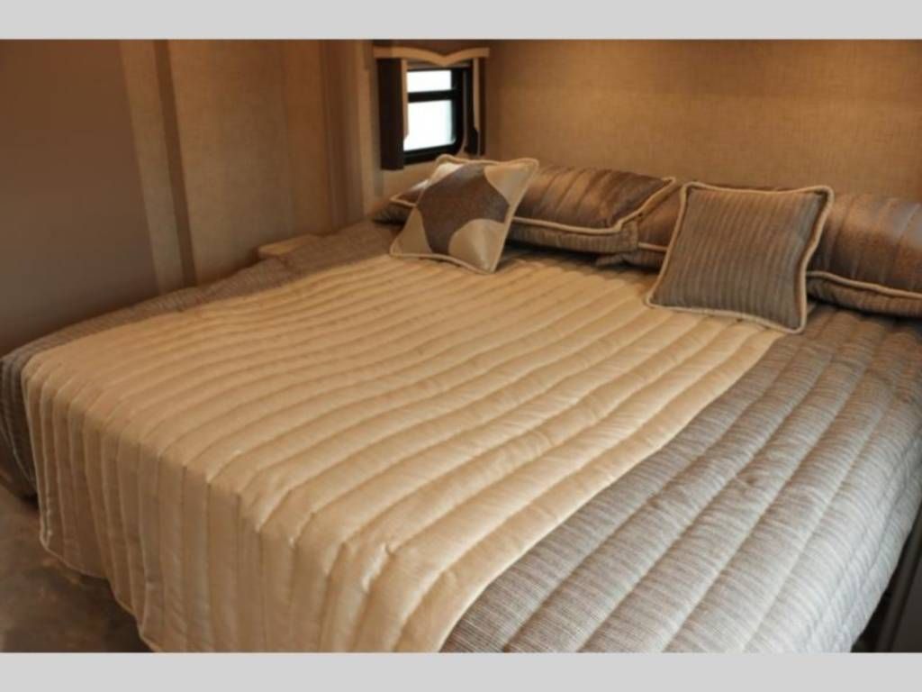 Photo 1 - 2020 Thor Motor Coach Class A Motorhome rental photo 9