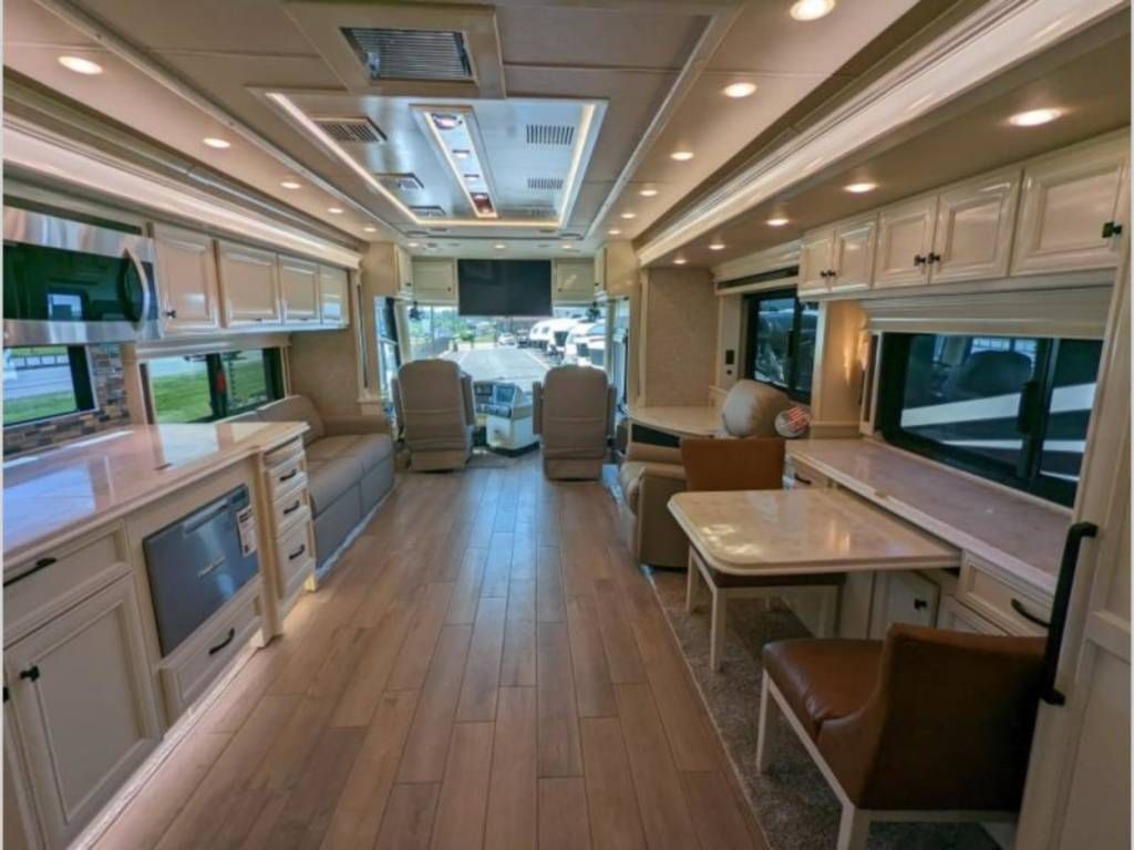 Photo 2 - 2020 Tiffin Motorhomes Class A Motorhome rental photo 16