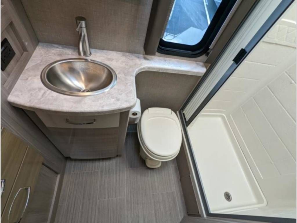 Photo 1 - 2020 Thor Motor Coach Class C Motorhome rental photo 3